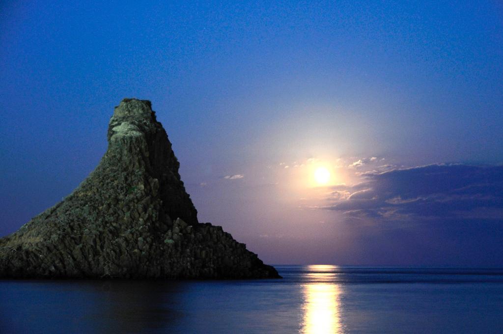 Appartamento Scorcio Di Mare Aci Castello Exterior foto